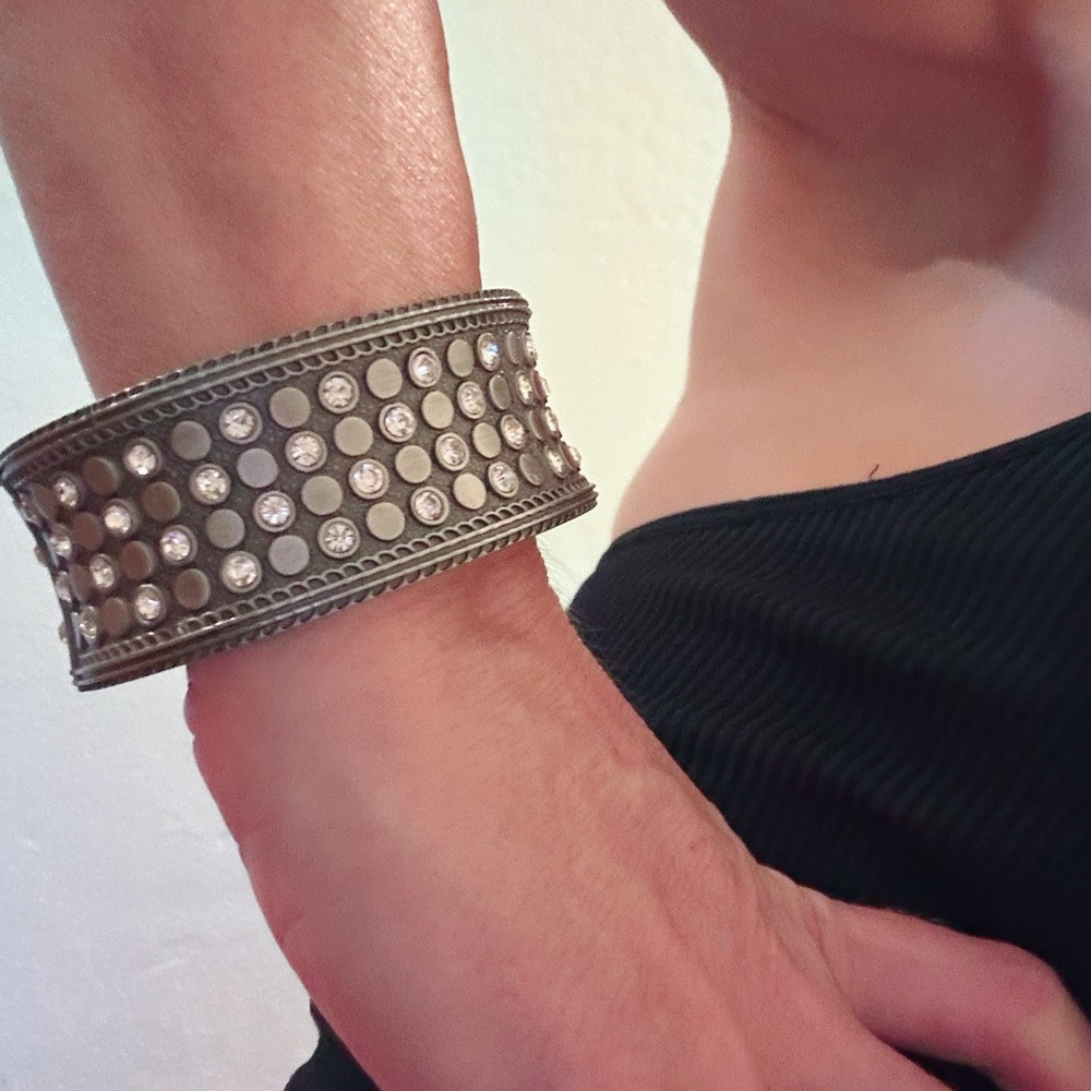 🔥🔥 SALE Elegant Silver Studded Bracelet
